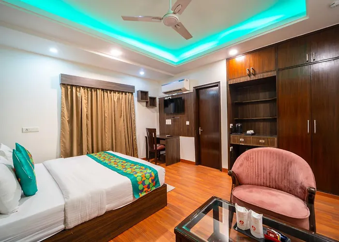 Deluxe King Room